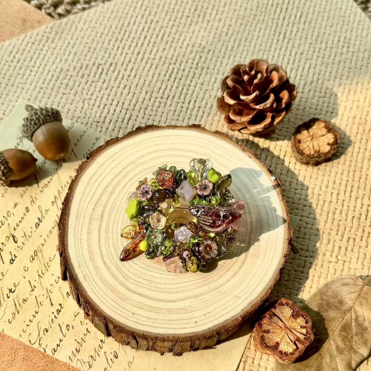 浆果树林 – 胸针